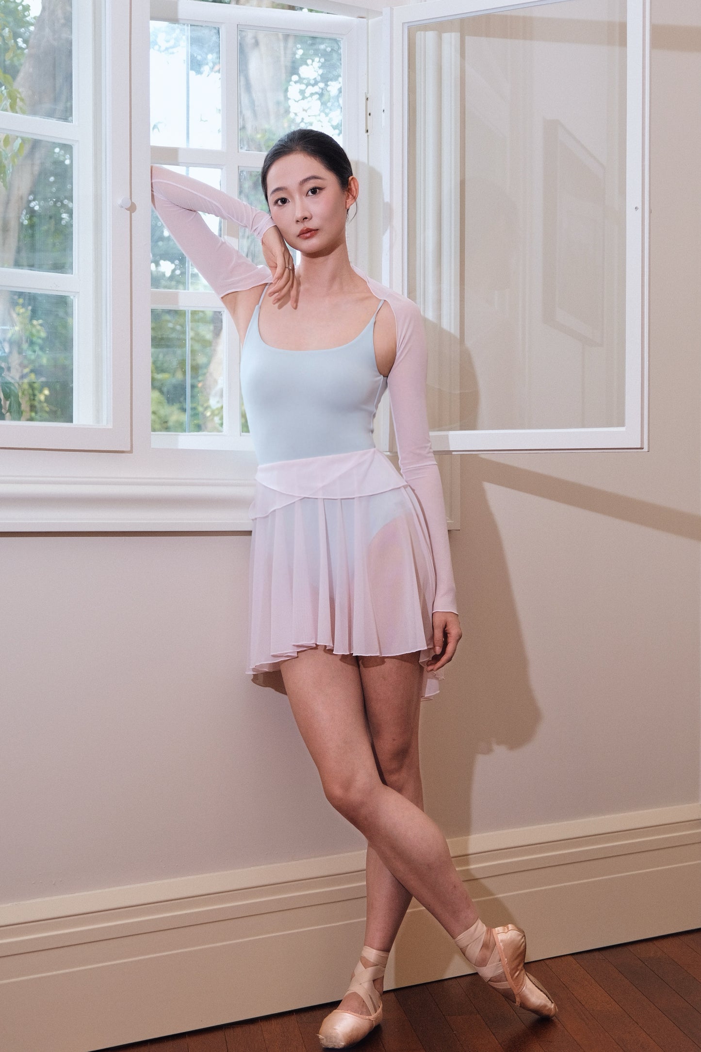 Dawn Pink Ultra-Stretch Ballet Mesh Shrug is made with 9% LYCRA® for flexibility, allowing free movements.