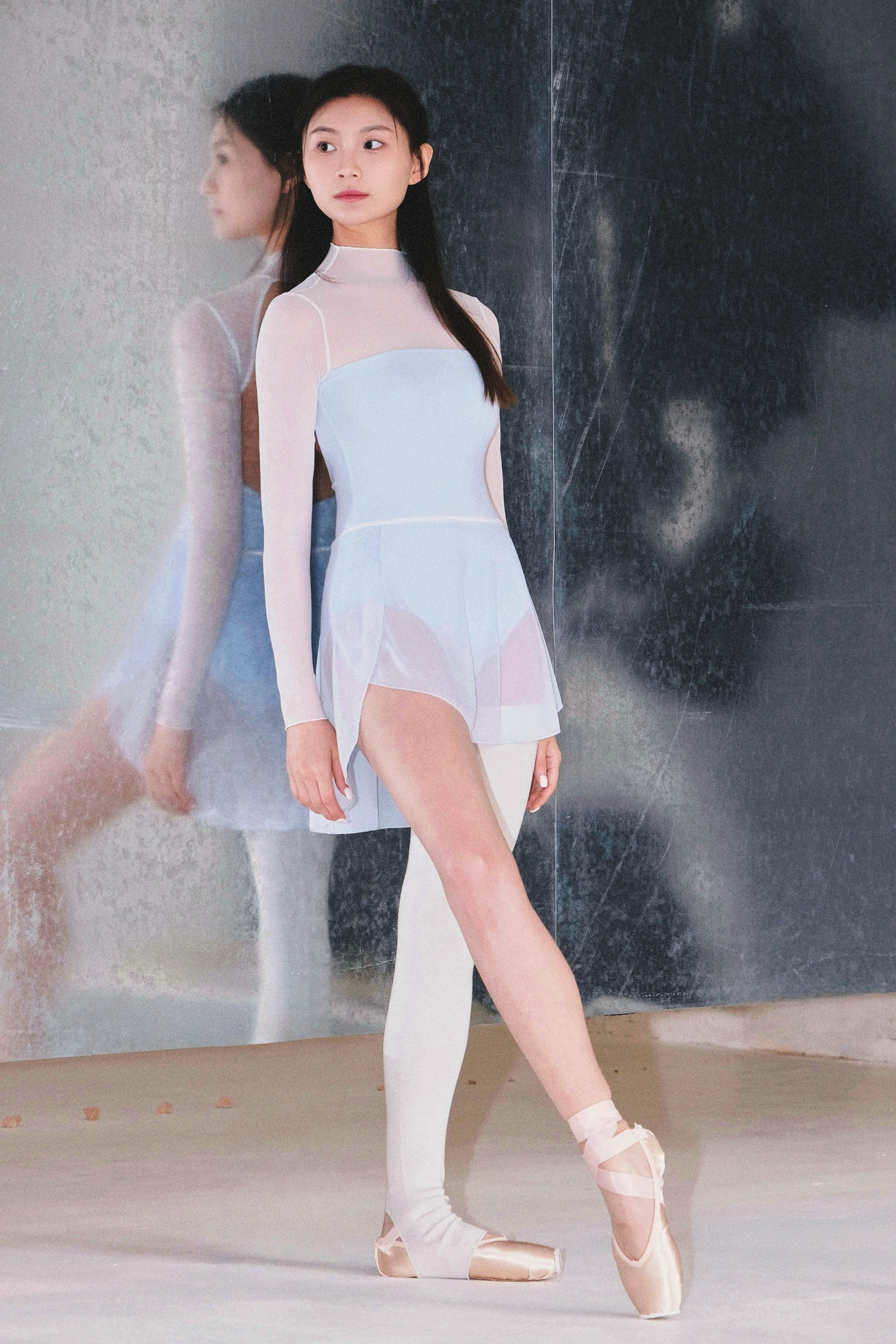 「No.9」Mock Neck Mesh Long Sleeve Leotard is made with fabrics that are moisture-wicking, breathable, and ultra-soft for all-day comfort.